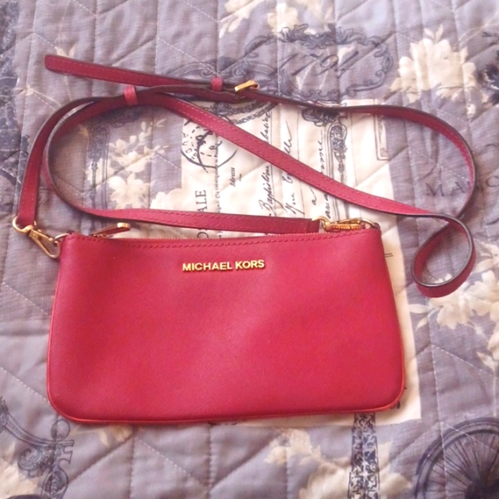 💗EUC Michael Kors Red Small Crossbody Bag
